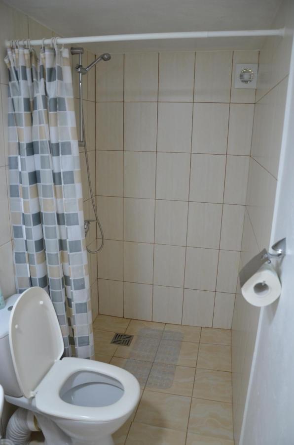 Отель Nameliu Ir 2-4 Vietu Kambariu Nuoma Sventojoje, Zuvedru G Швентой Экстерьер фото