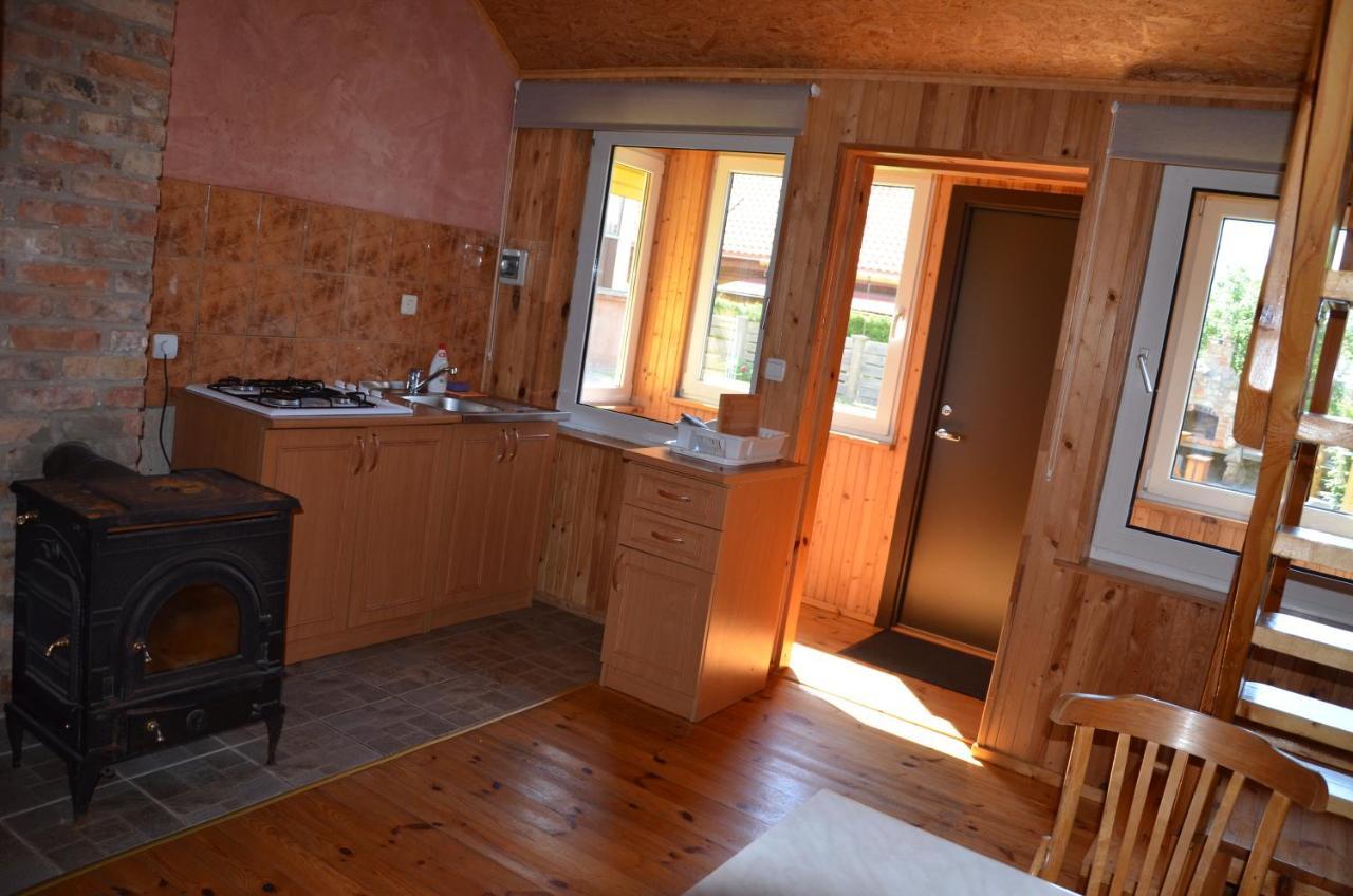 Отель Nameliu Ir 2-4 Vietu Kambariu Nuoma Sventojoje, Zuvedru G Швентой Экстерьер фото